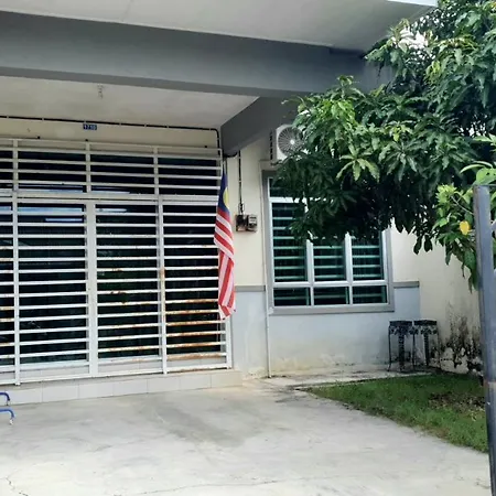 Homestay Ahmad Kuala Kangsar Exterior photo